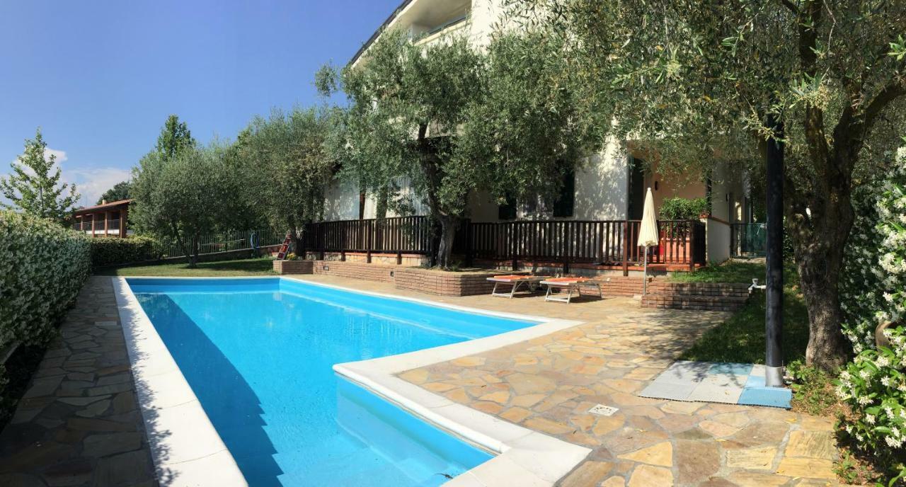 Villarobinia Lazise Buitenkant foto
